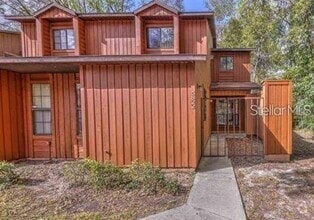 Building Photo - 5822 SW 9th Pl