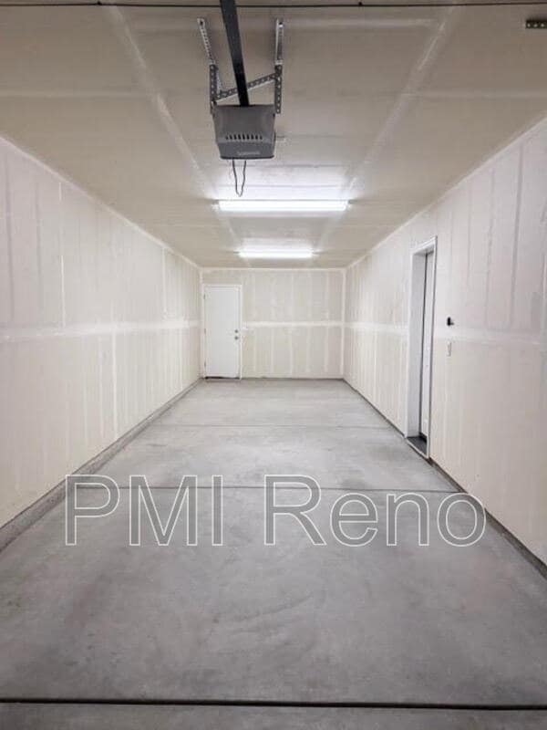 Building Photo - 645 McGill Dr