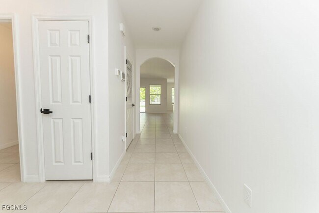 Primary Photo - 526 SE 20th Ct