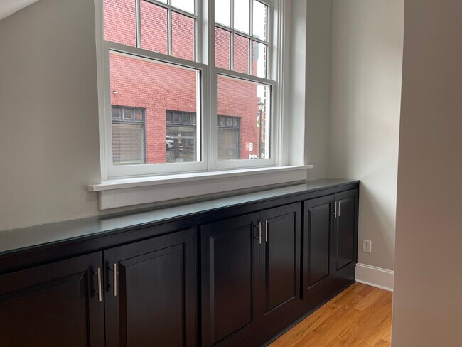 Building Photo - 116 E Council St