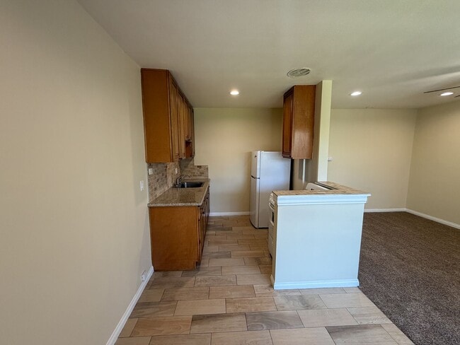 Building Photo - 2227 E Westport Dr