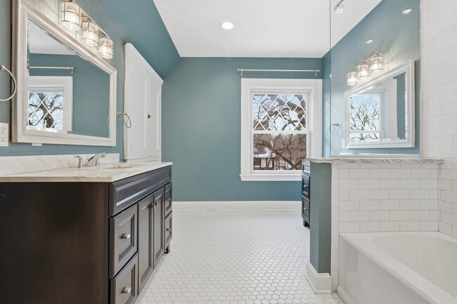 Building Photo - 1 Fox Hill Dr