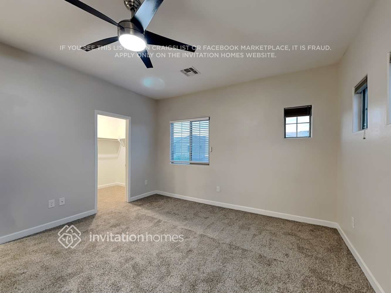 Building Photo - 1367 S Country Club Dr