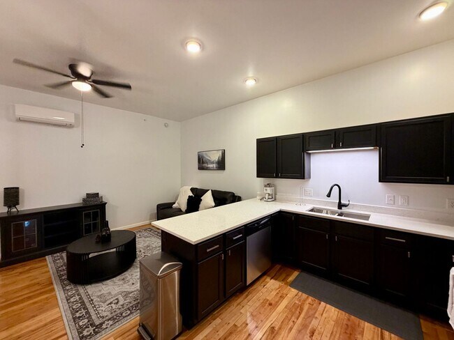 Building Photo - 719 N 3rd Ave