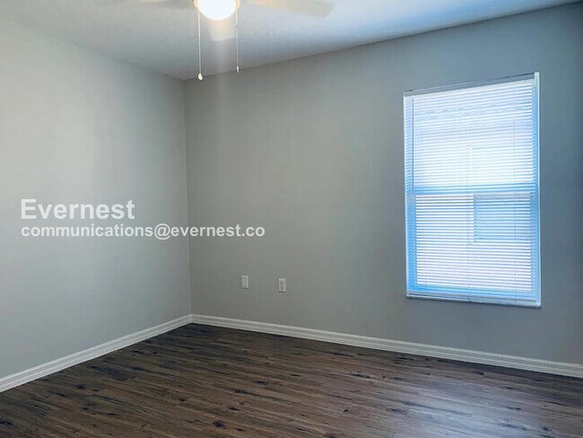 Building Photo - Spacious Home with Attached Garage and Central Air | Pet friendly | Available Soon!
