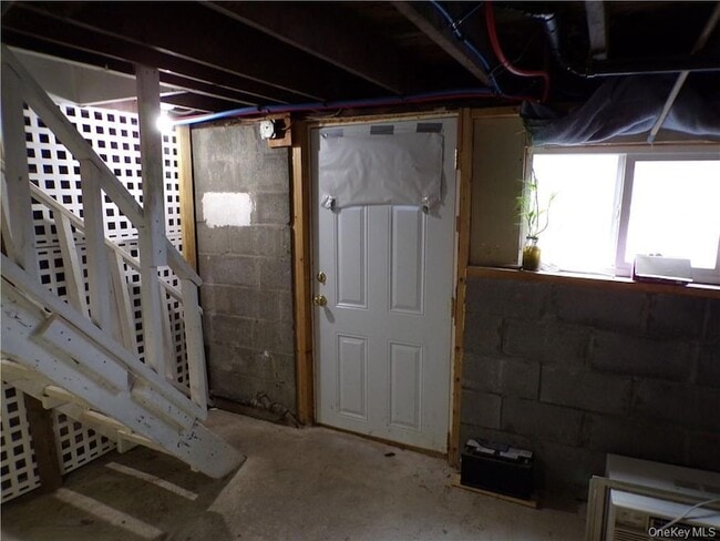 Building Photo - 2 Mertes Ln