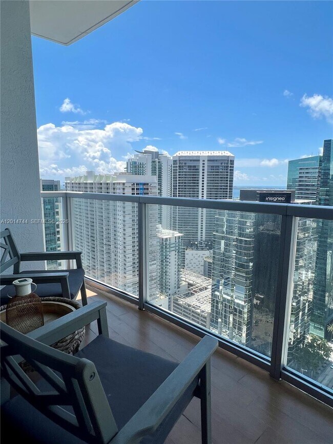 Building Photo - 1060 Brickell Ave
