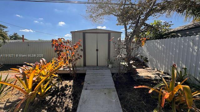 Building Photo - 6980 Scott St