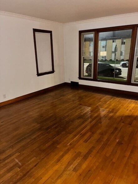 Primary Photo - 5309 W Greenfield Ave