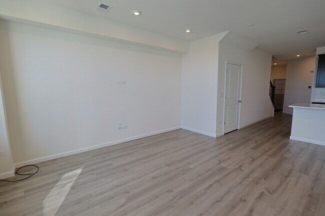 Building Photo - 2287 Ryegrass Ln