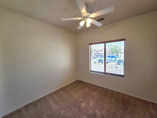 Building Photo - 609 W Rio Vista Ln