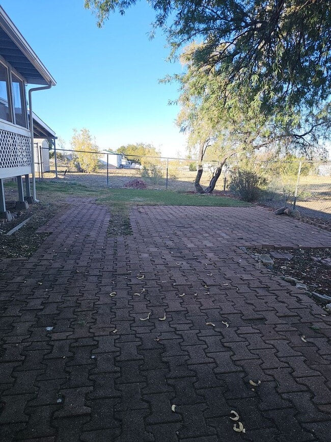 Building Photo - LARGE 4 BED HOME IN HORSESHOE RANCH ESTATES