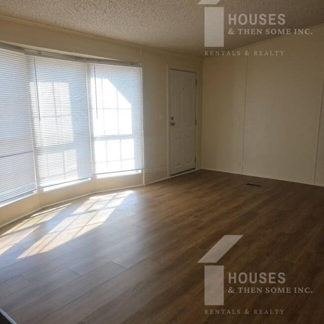 Building Photo - 309 Ashwood Ln