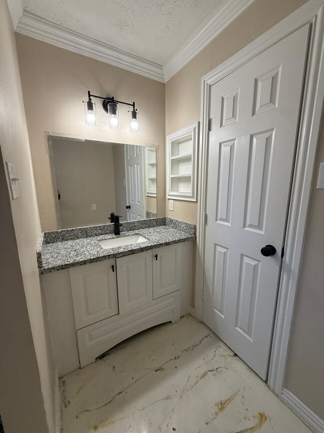 Building Photo - 22610 Smokey Hill Dr