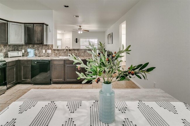 Building Photo - 8509 SW 49th Cir