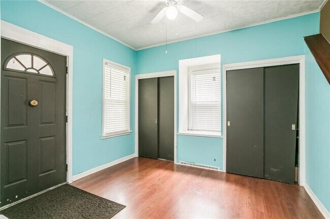 Building Photo - 223 Lincoln Ave