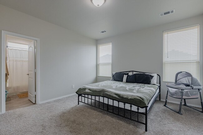 Building Photo - 1928 Ebbets Dr