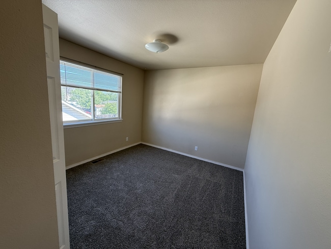 Building Photo - Madison Duplex
