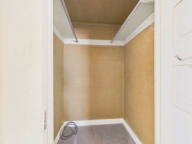 Building Photo - 221 N Spring St