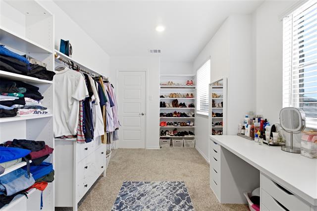 Building Photo - 807 Cormorant St