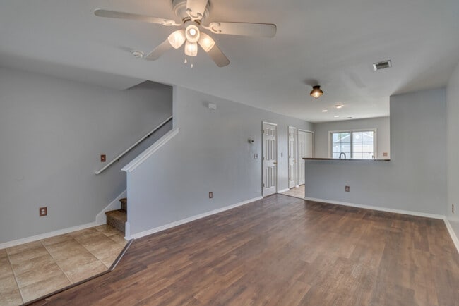 Building Photo - 66 Ashleigh Lane