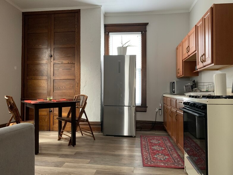 Building Photo - 350 Cobun Avenue