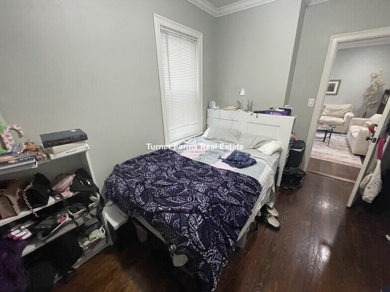 Building Photo - 47 Beech Glen St