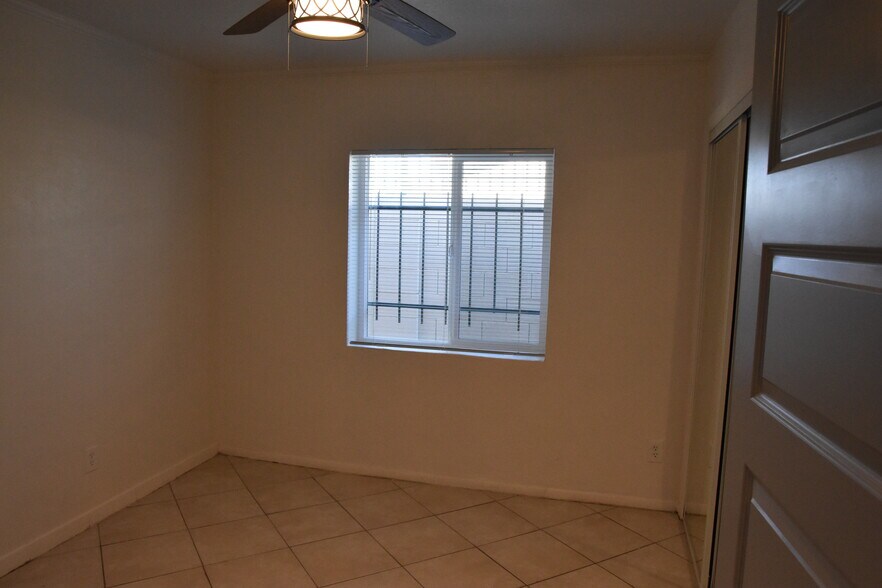 Building Photo - 1514 W Palmer Dr.