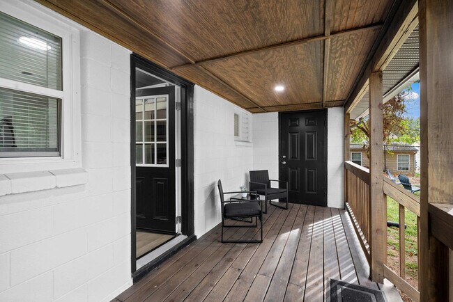 Building Photo - 310 Shelden Dr
