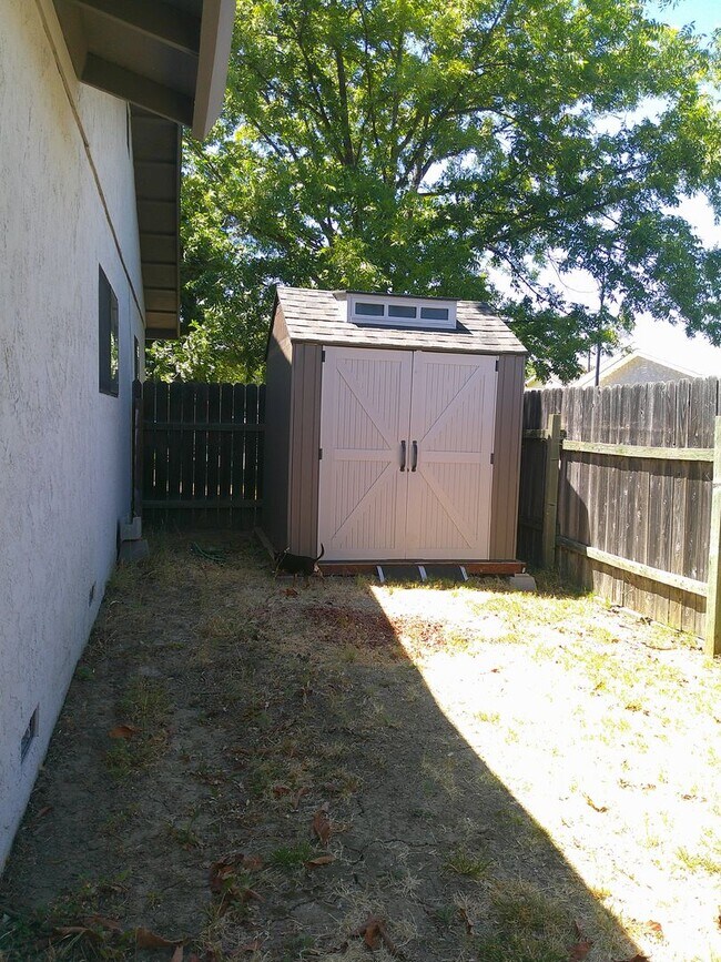 Building Photo - Must see in North Vacaville