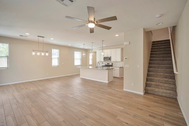 Building Photo - 780 Aurora Vale Pl