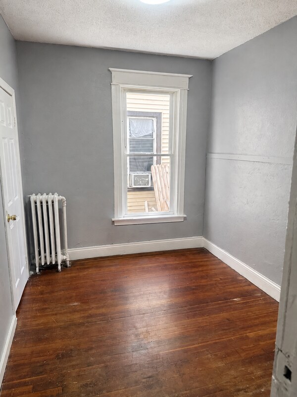 Building Photo - 86 Woodlawn Ave