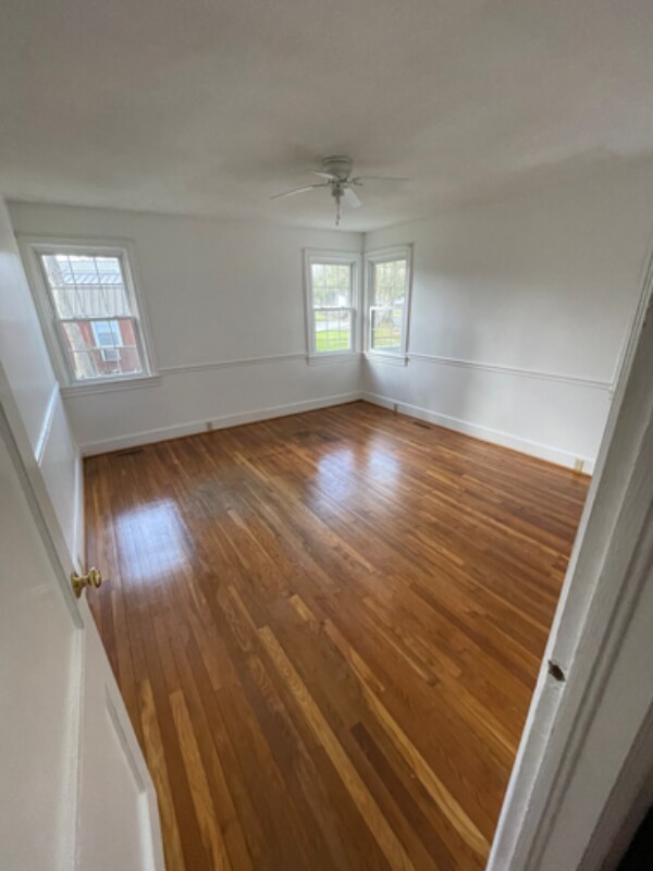 Building Photo - 203 S Withlacoochee Ave