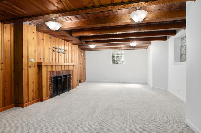 Building Photo - 9445 Avers Ave