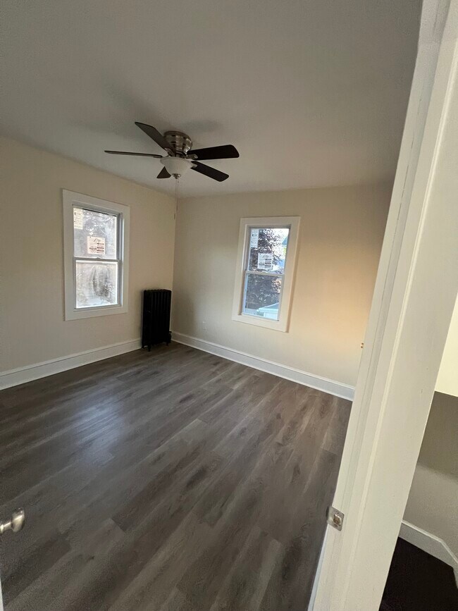 Building Photo - 815 Grove St