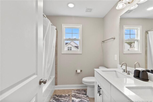 Building Photo - 112 Nairn St