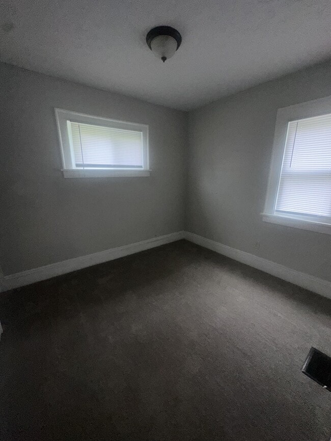 Building Photo - 12600 Watterson Ave