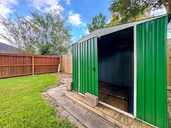Building Photo - 2903 Auburn Dr