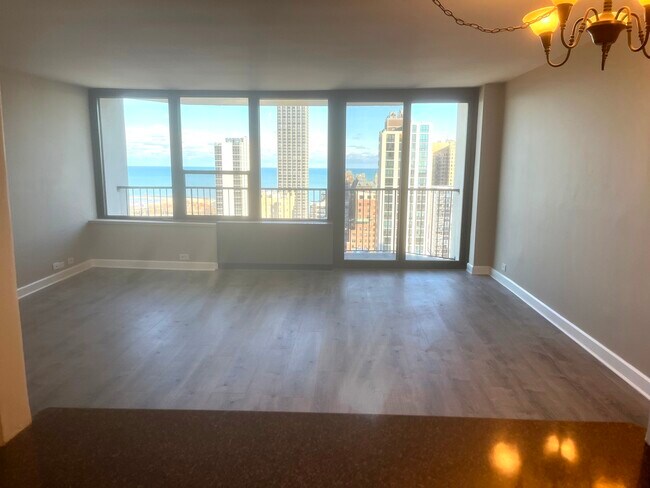 Building Photo - 1560 N Sandburg Terrace