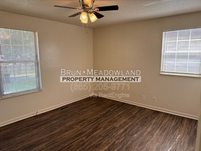 Building Photo - 3719 Mooers St