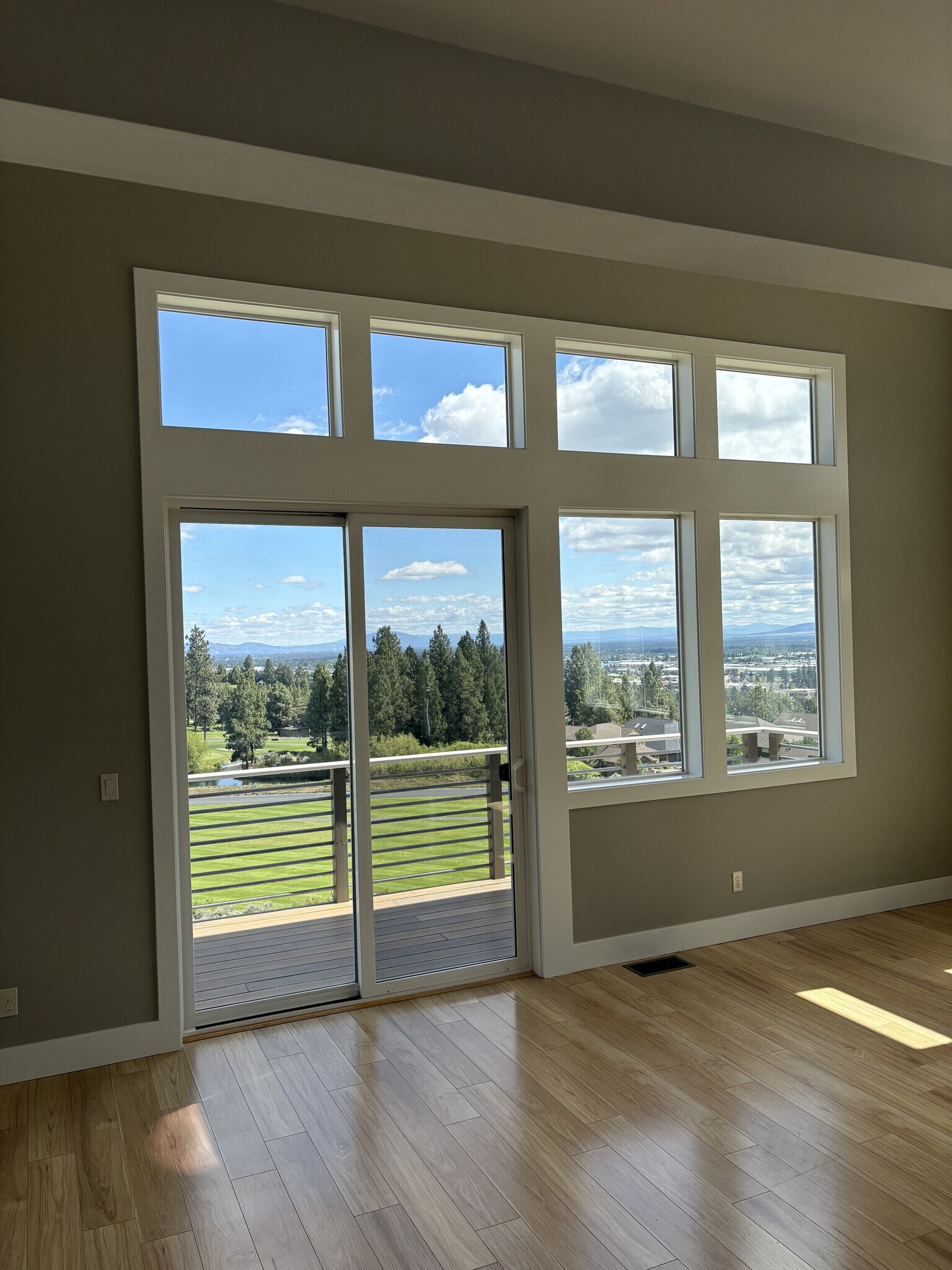 Building Photo - 2572 NW Awbrey Point Cir