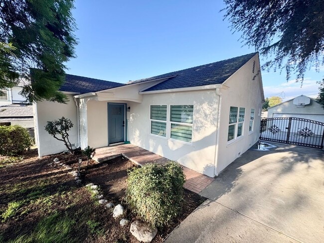 Building Photo - Beautifully Remodeled 3-Bedroom Home in Al...