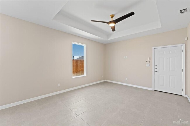 Building Photo - 12 Campeche Dr