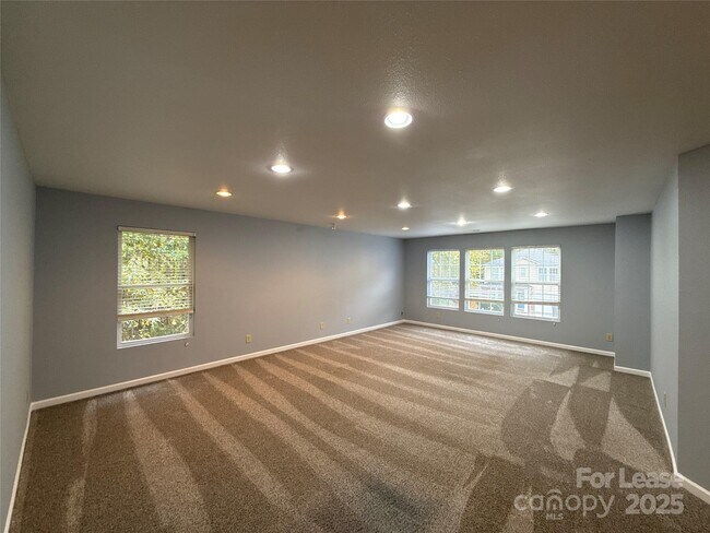 Building Photo - 2937 Royal Fern Ln