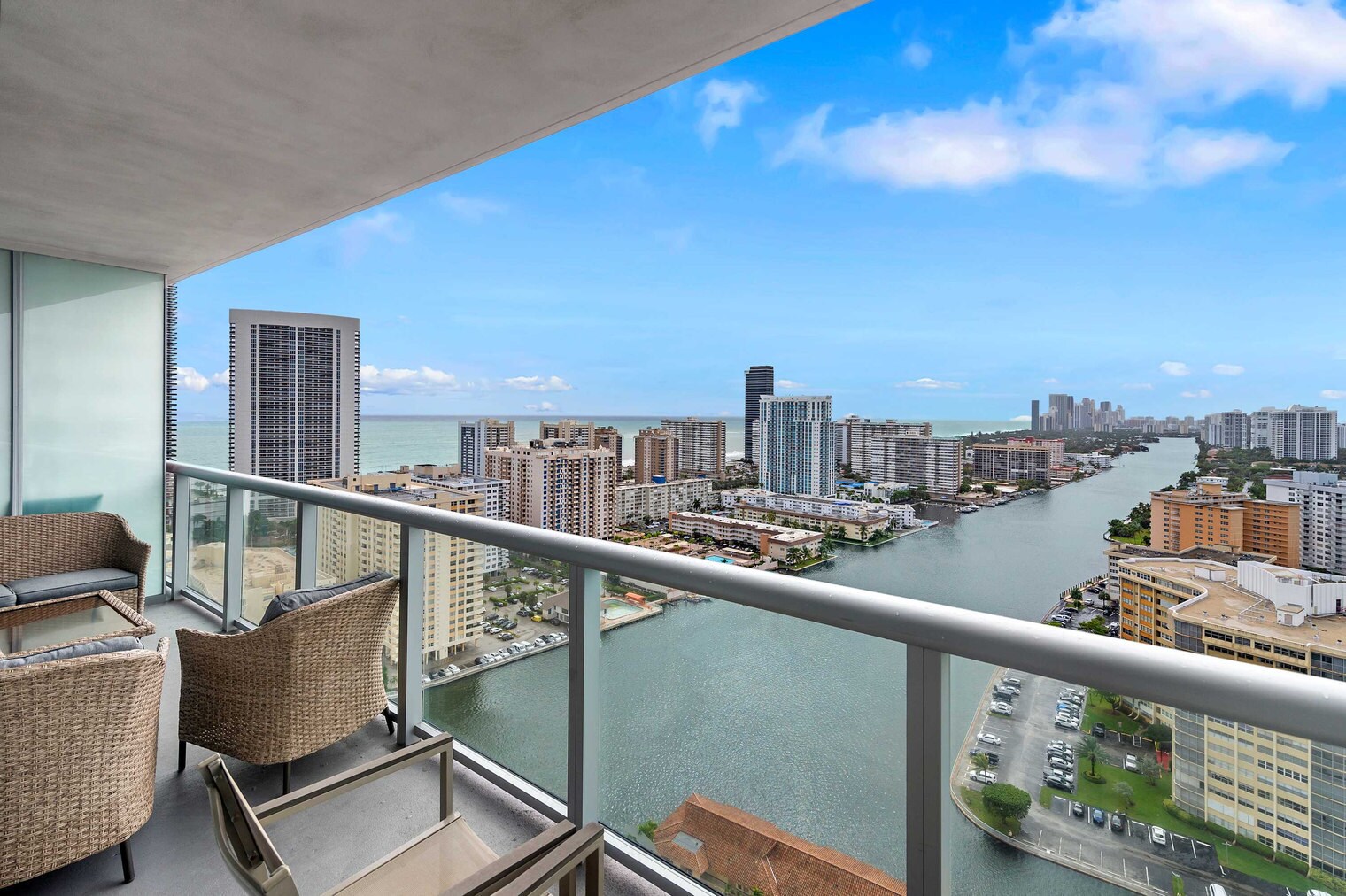 Building Photo - 2602 Hallandale Beach Blvd