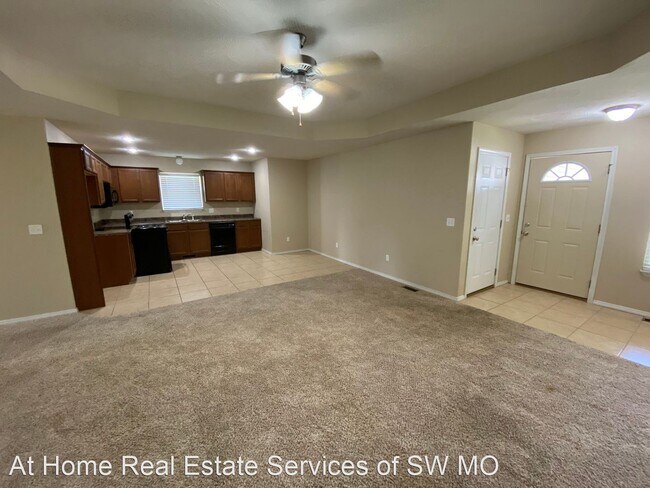 Building Photo - 3 br, 2 bath House - 3124 W Golden Valley