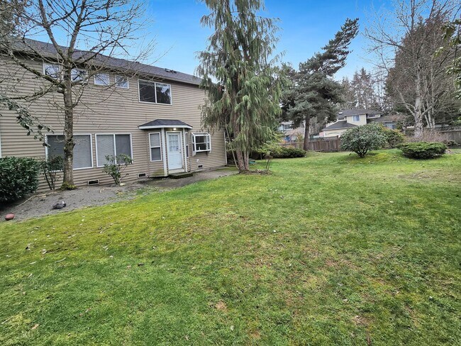 Building Photo - 2-Story modern home in Silver Firs. Large outdoor space!!!