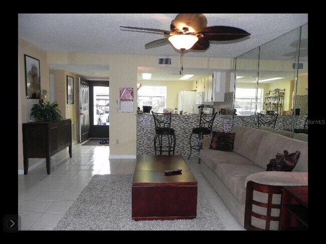 Building Photo - 3827 Sailmaker Ln