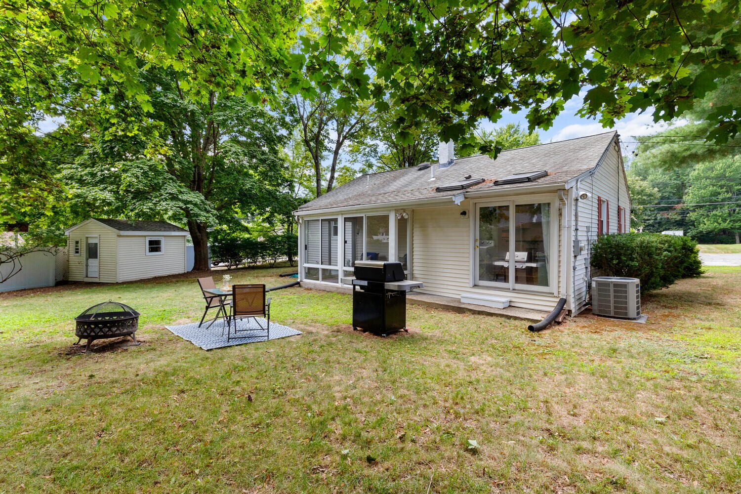 Building Photo - 25 Mountain Rd