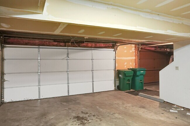 Building Photo - $1,695.00 - 2 Bedrooms, 2 Bathrooms, Apartment in Colorado Springs with Cozy Fireplace!